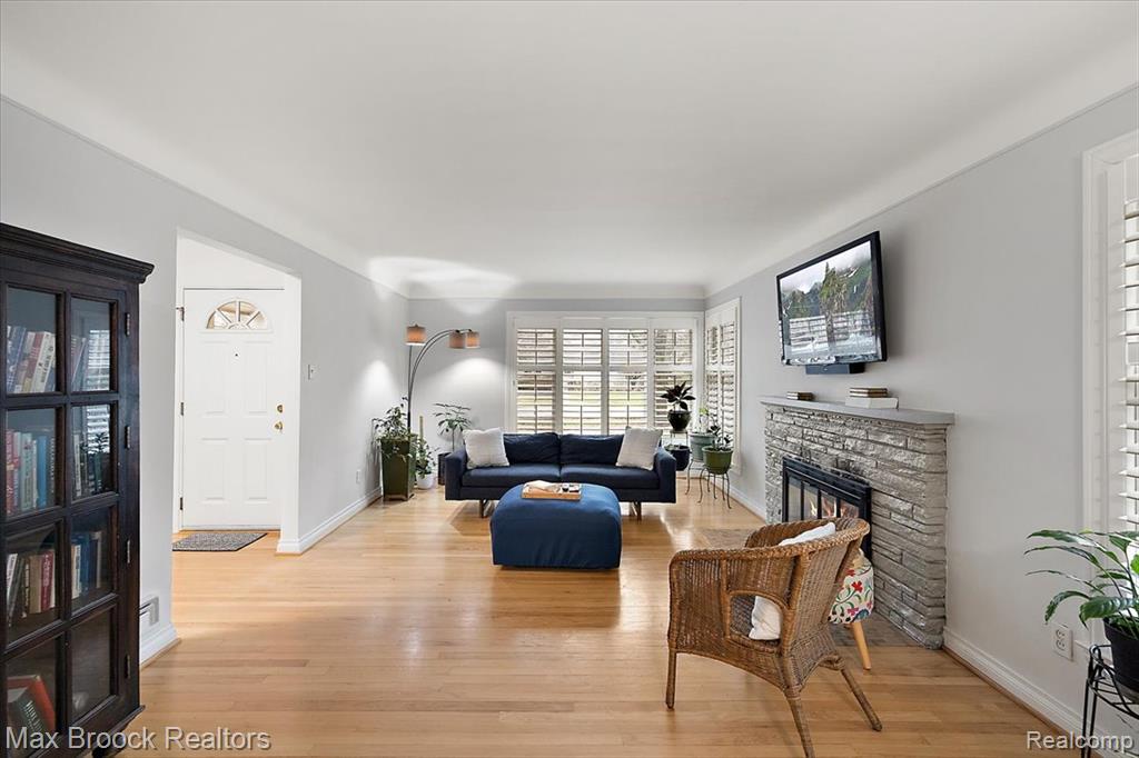32350 Sheridan Drive, Beverly Hills, MI 48025 — Photo 11