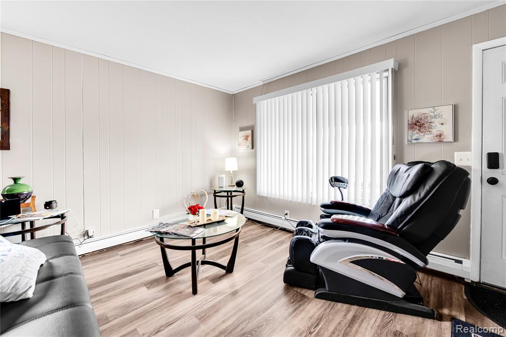 2952 PRYNNE Street, Keego Harbor, MI 48320 — Photo 34