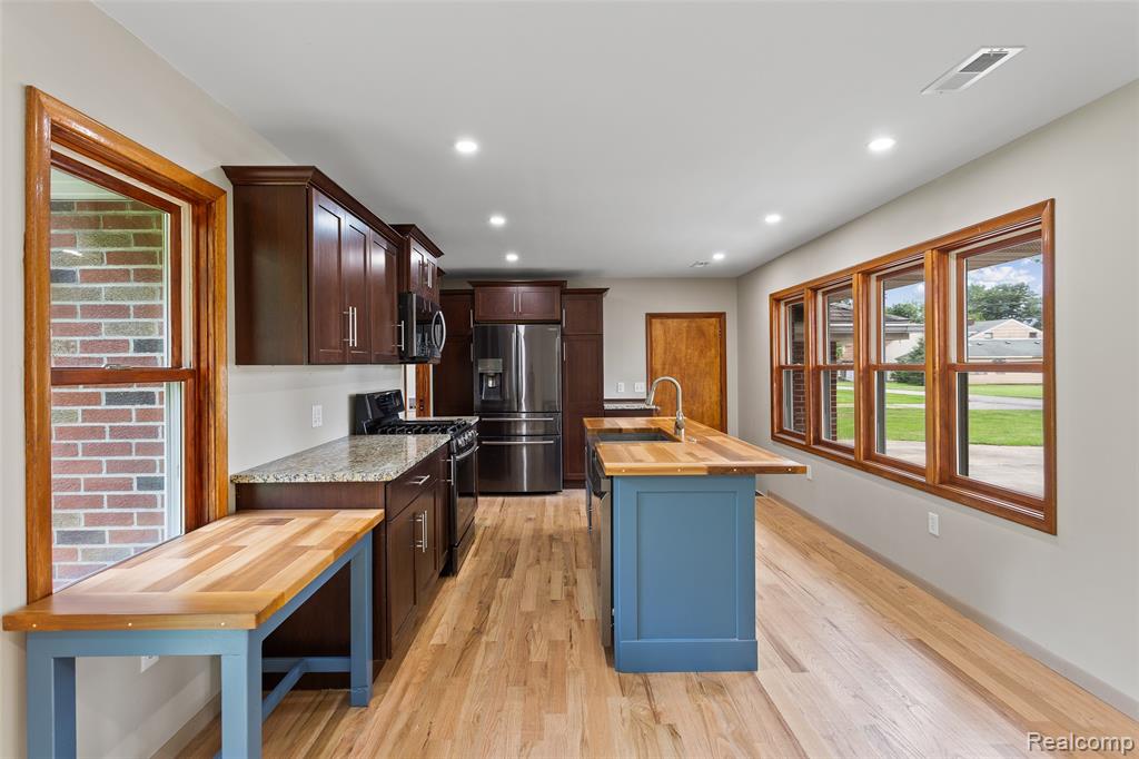 4408 S Lake Drive, Newport, MI 48166 — Photo 18