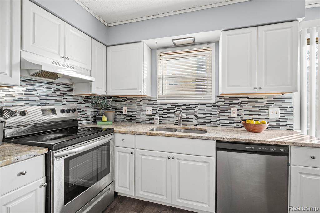 13339 Lake Point Boulevard, Belleville, MI 48111 — Photo 6