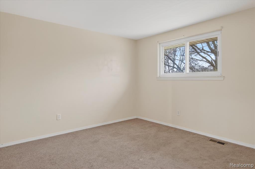 9640 Dudley Street, Taylor, MI 48180 — Photo 23