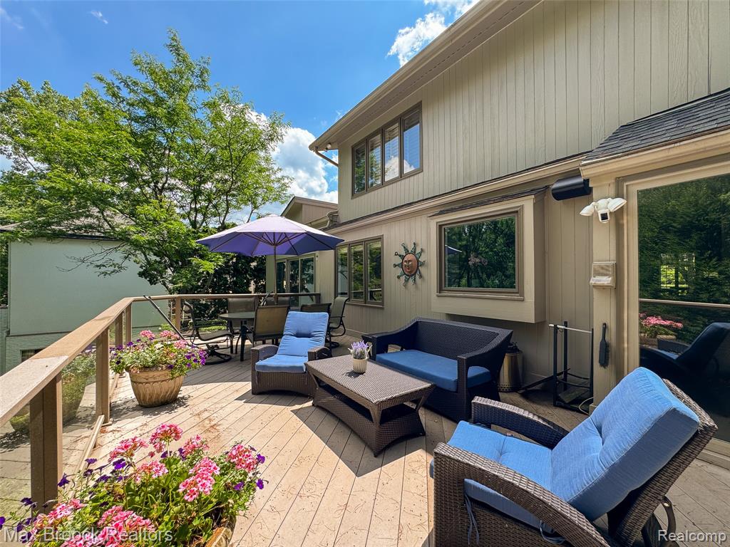 4695 Maura Lane, West Bloomfield, MI 48323 — Photo 17
