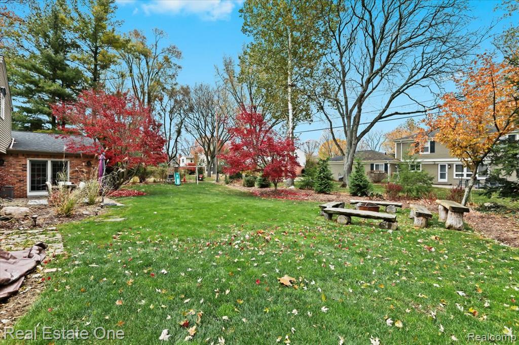 5611 Priory Lane, Bloomfield Hills, MI 48301 — Photo 37
