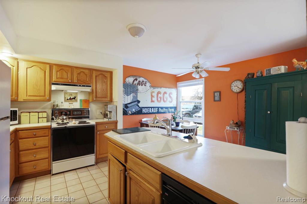 700 E GENESEE Street, D-17, Frankenmuth, MI 48734 — Photo 12