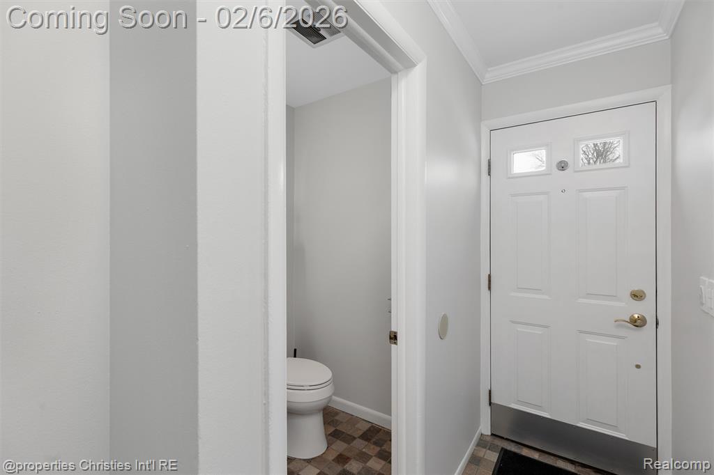 607 Fox Hills Drive N, Bloomfield Hills, MI 48304 — Photo 11