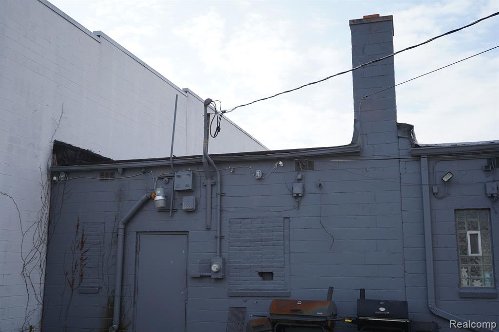 18216 W 7 MILE Road, Detroit, MI 48219 — Photo 10