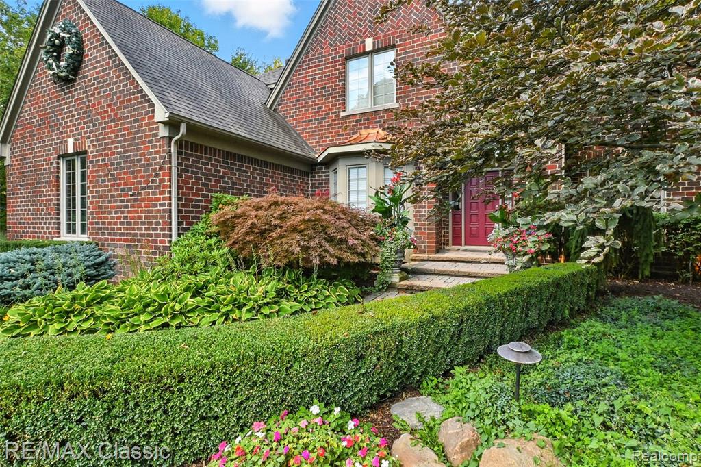 8033 Pine Ridge Court, Northville, MI 48168 — Photo 5