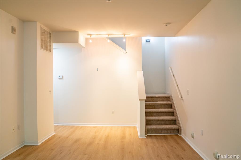 39658 ROCKCREST Lane, Northville, MI — Photo 4