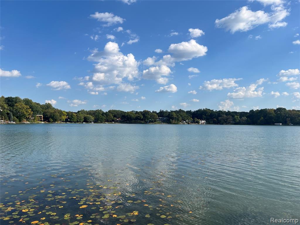 6351 Alden Drive, West Bloomfield, MI 48324 — Photo 43