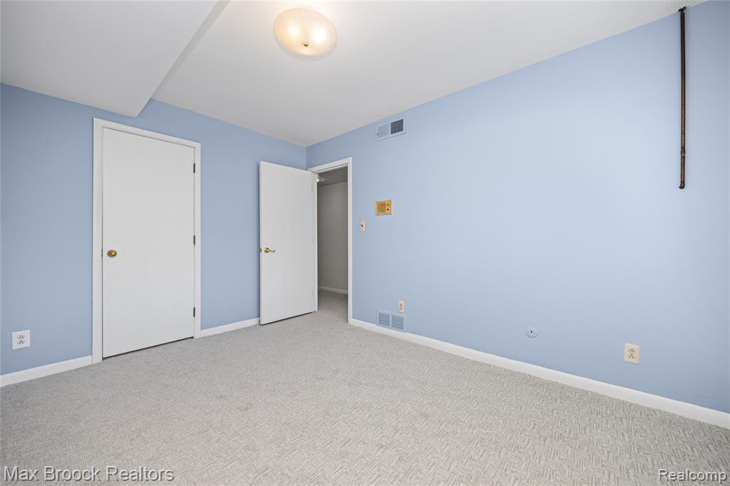 35550 Pleasant Valley Road, Farmington Hills, MI, 48331