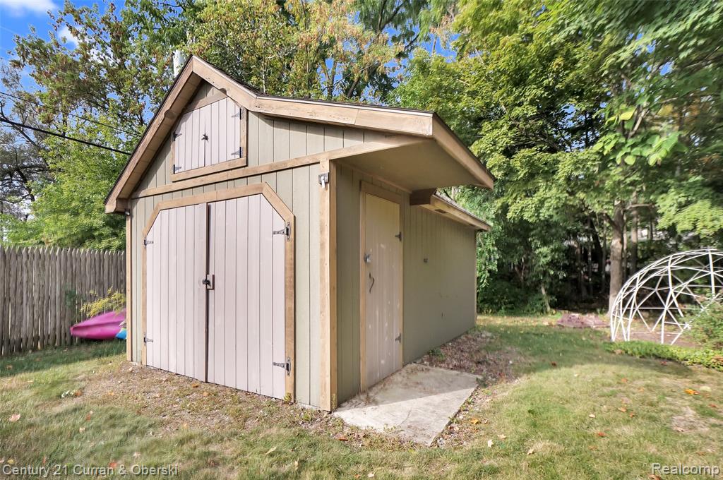 90 E Washington Street, Clarkston, MI — Photo 66