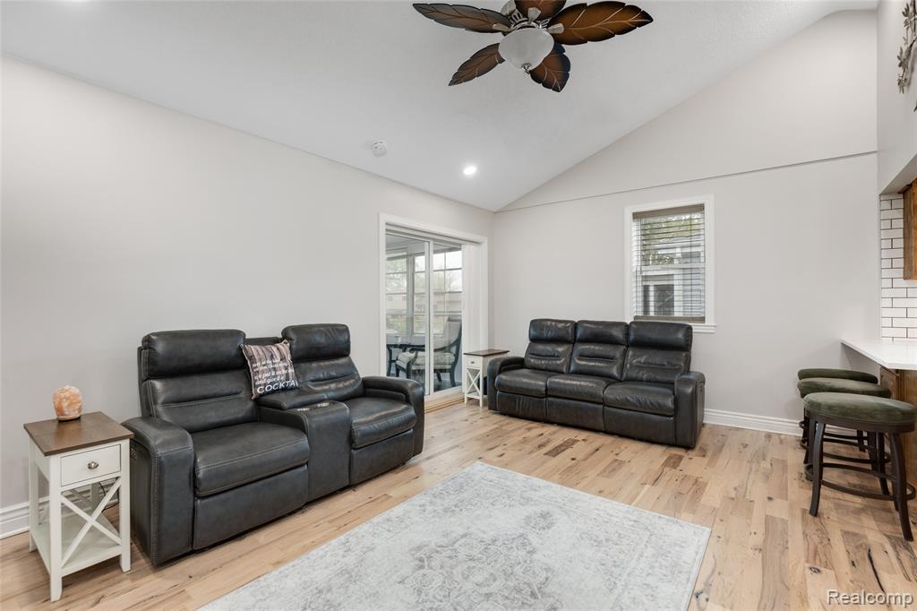 9474 Thames Boulevard, White Lake, MI — Photo 11