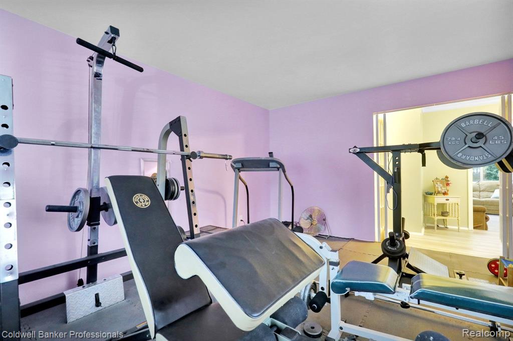 5158 SPINNING WHEEL Drive, Grand Blanc, MI 48439 — Photo 17
