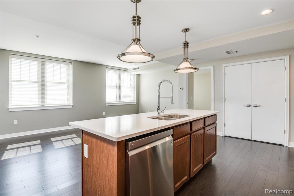 525 W Lafayette Boulevard, 18E and 19C, Detroit, MI 48226 — Photo 18