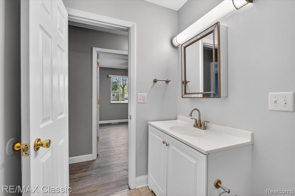 430 Sherwood Court, Holly, MI 48442 — Photo 29