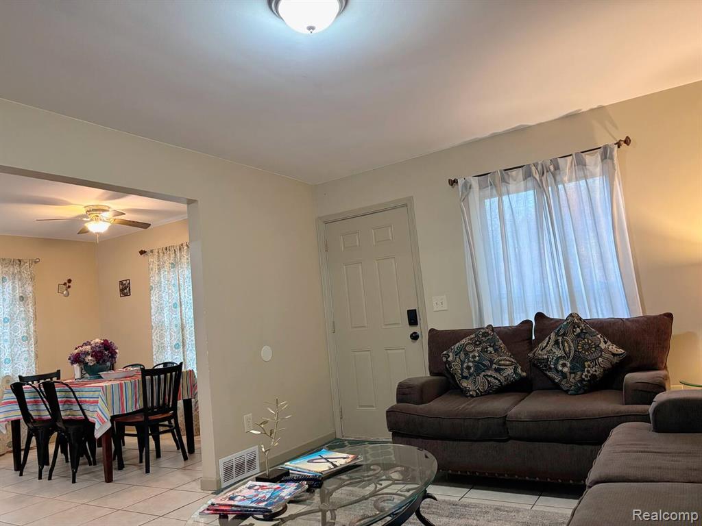 26387 N Alden Street N, Madison Heights, MI 48071 — Photo 7