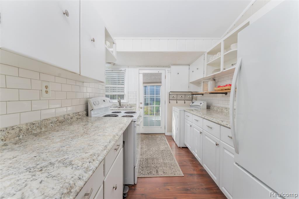 701 MARY Court, Fenton, MI 48430 — Photo 8