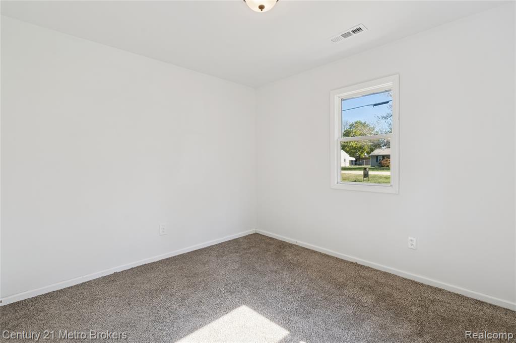 4379 Tillie Drive, Flint, MI 48504 — Photo 18