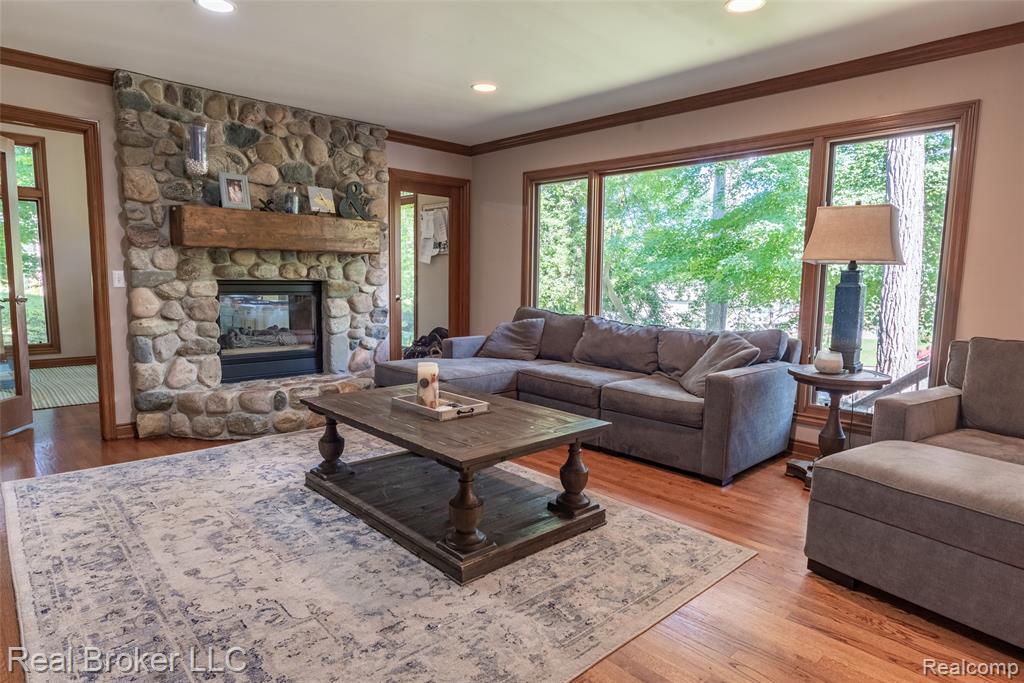 816 Seager Street, Commerce Twp, MI 48390 — Photo 13