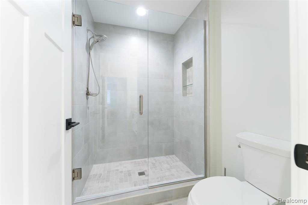 8250 Stoney Creek Drive, South Lyon, MI 48178 — Photo 34