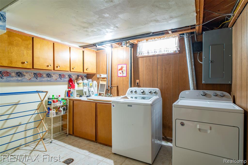 8860 Kidley Drive, Sterling Heights, MI 48314 — Photo 33