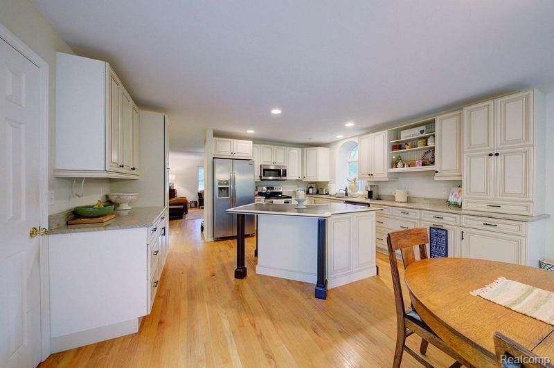 11417 TALL SHADOWS, Pinckney, MI 48169 — Photo 10