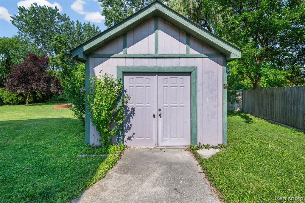 50583 Pembroke Drive, New Baltimore, MI 48047 — Photo 26