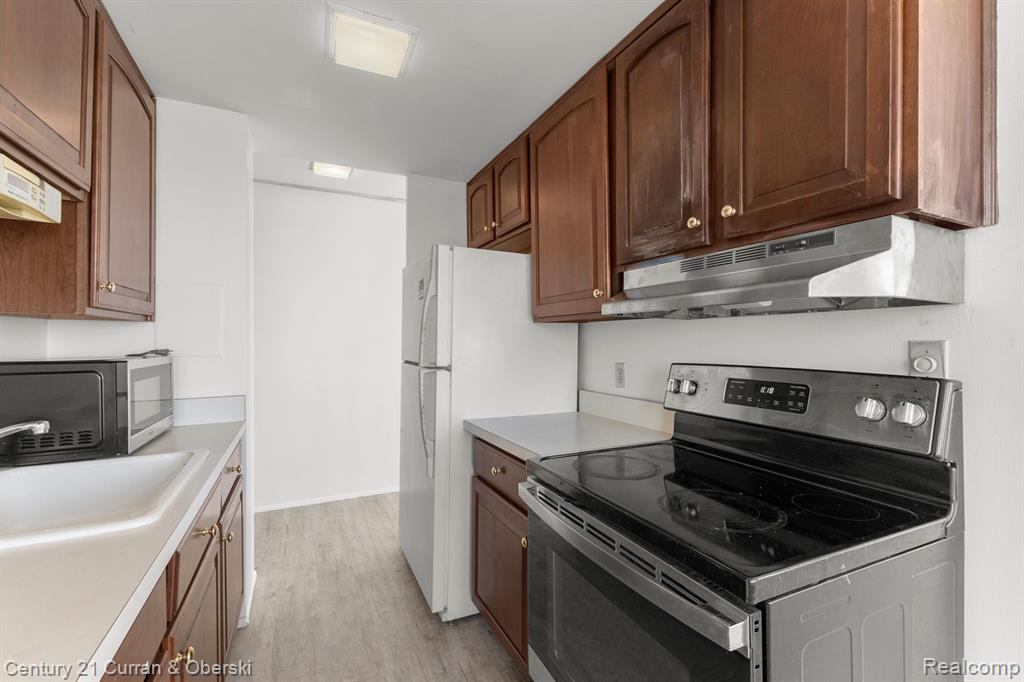 22700 GARRISON Street, 903, Dearborn, MI 48124 — Photo 11