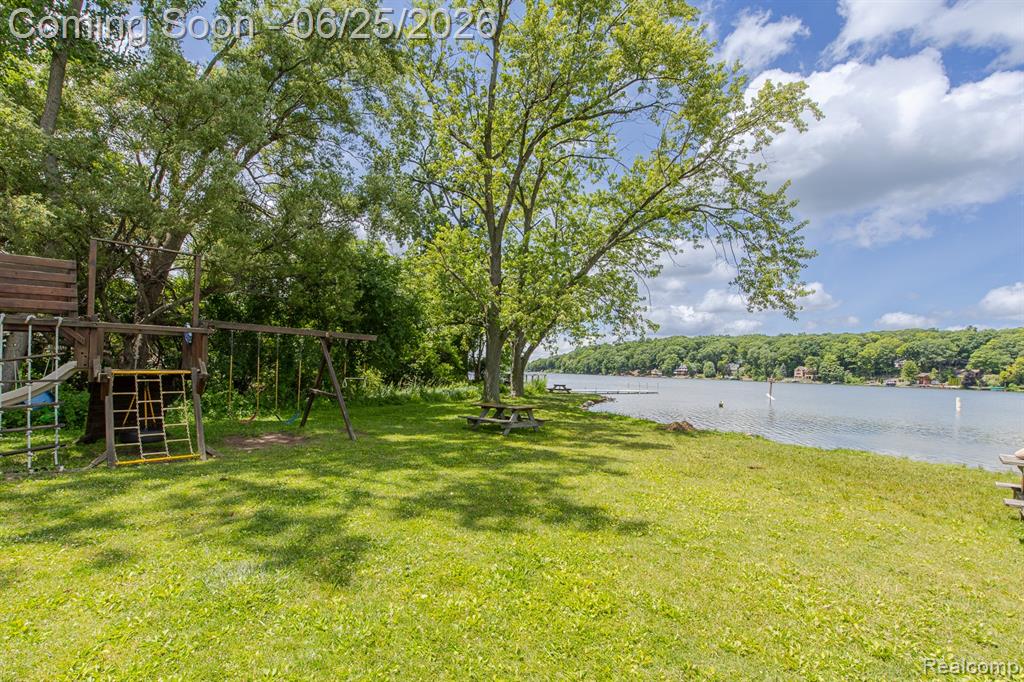4741 Meadowbrook Avenue, Clarkston, MI 48348 — Photo 56