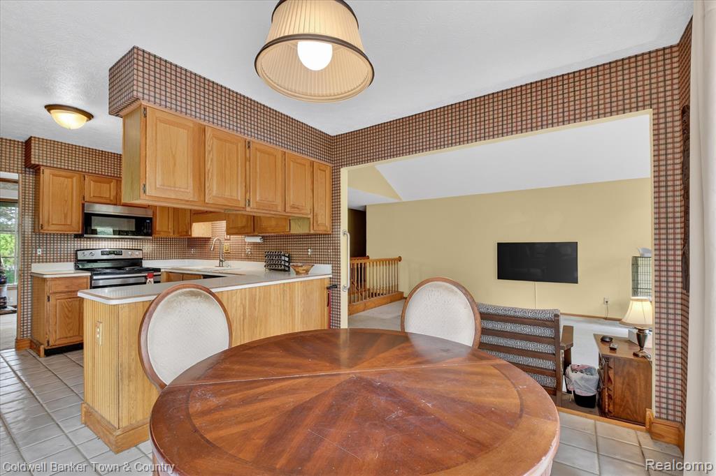 6656 Snowshoe Lane, Brighton, MI 48116 — Photo 14