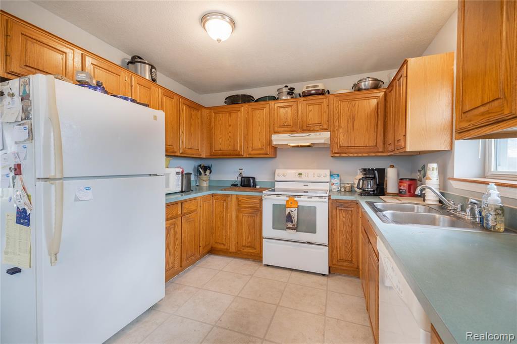 7522 Sovey Drive, Newport, MI 48166 — Photo 10
