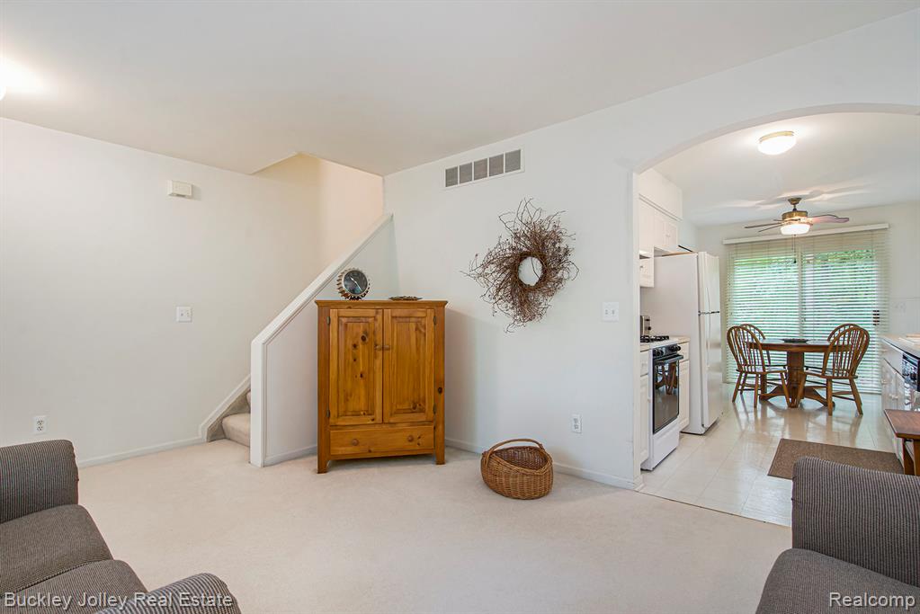 5802 Fernlands Avenue, Hamburg, MI — Photo 12