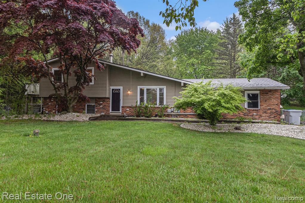 8830 SKYLANE Drive, Brighton, MI 48114 — Photo 26