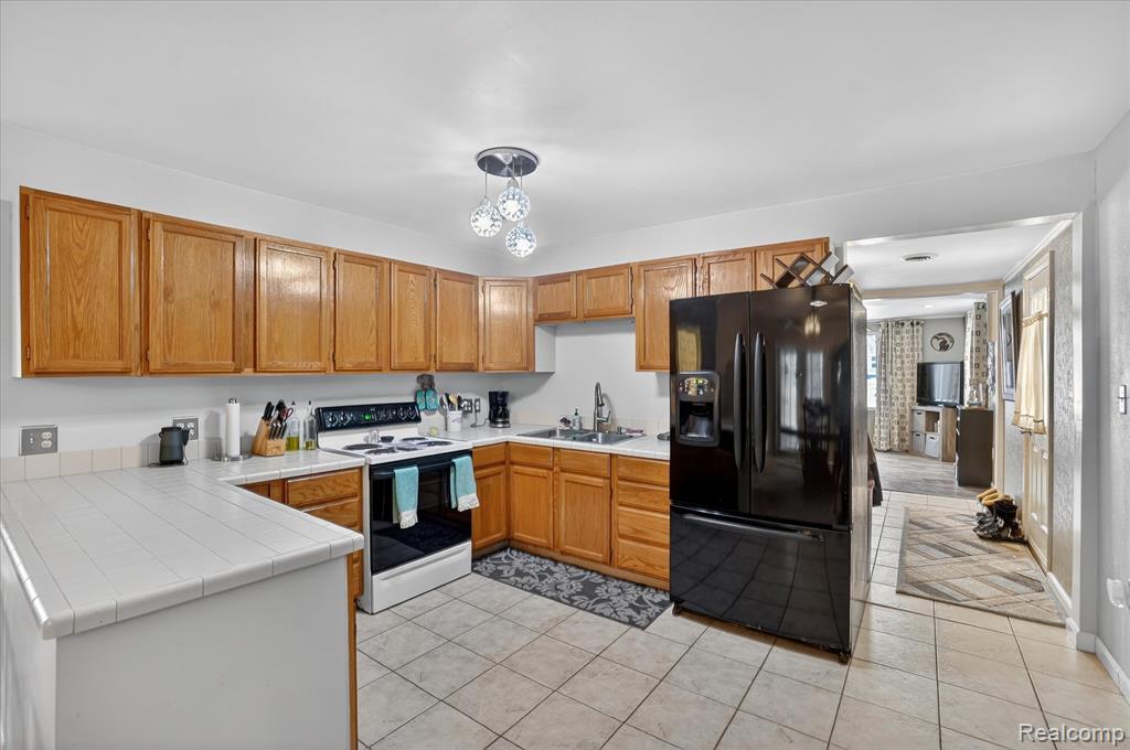 9102 N Genesee Road, Mount Morris, MI 48458 — Photo 10