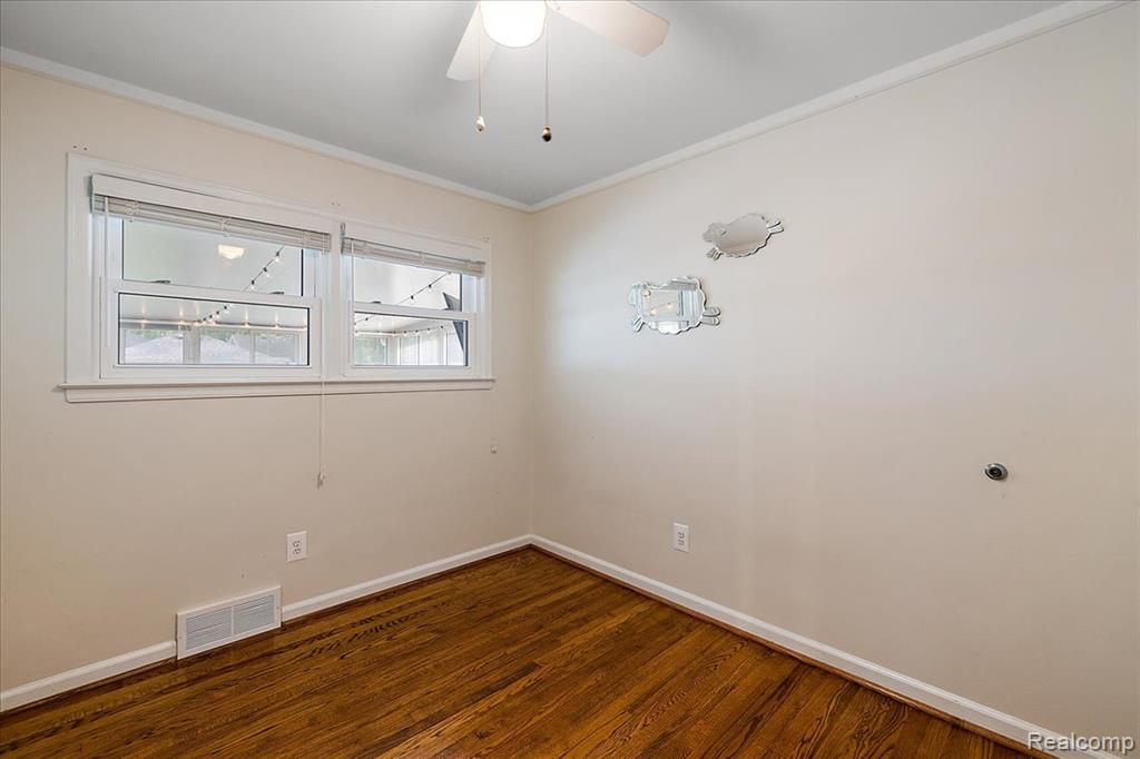 436 W Sunnybrook Drive, Royal Oak, MI 48073 — Photo 21