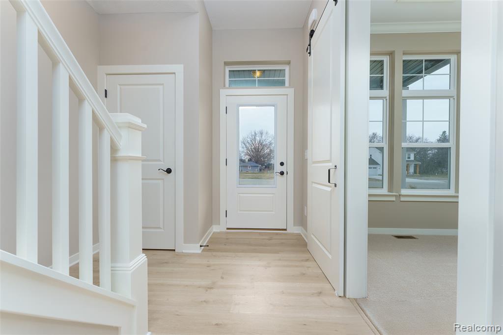 539 Wildwood Drive, Owosso, MI 48867 — Photo 2