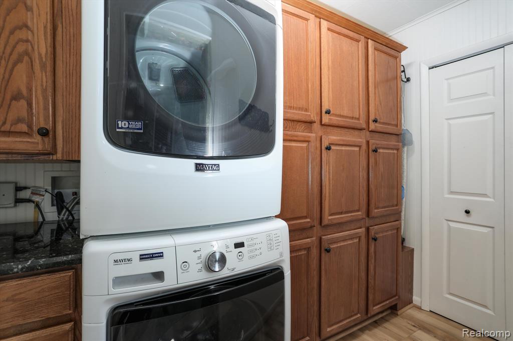7464 S SHAKER Drive, Waterford, MI 48327 — Photo 15