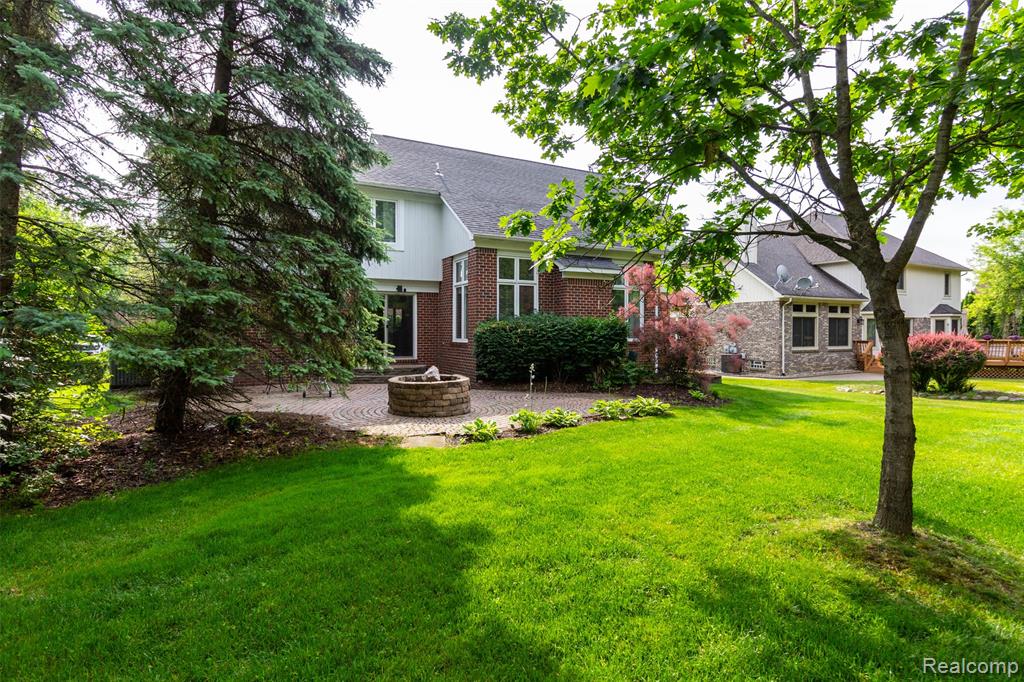 878 Dakota, Rochester Hills, MI 48307 — Photo 48