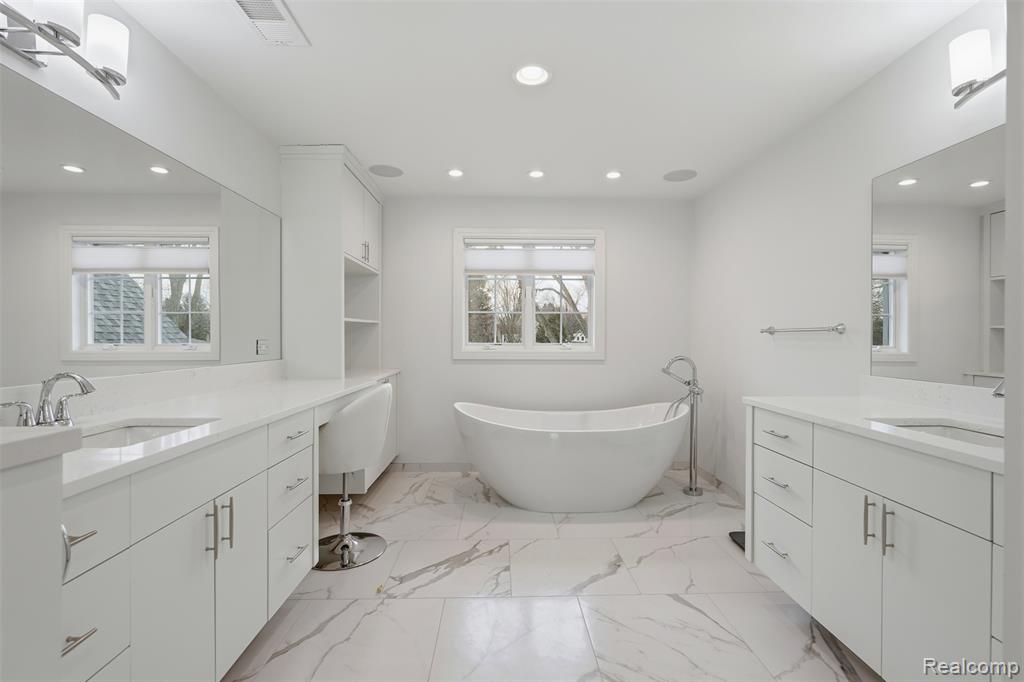 345 Dalebrook Lane, Bloomfield Hills, MI 48301 — Photo 42