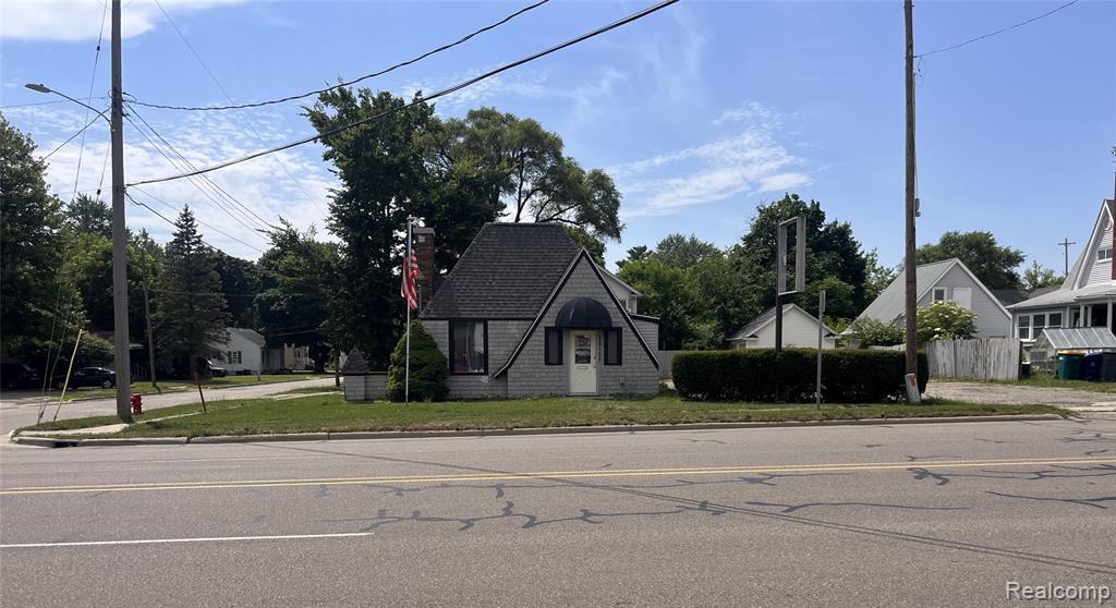 12127 N Saginaw Street, Mount Morris, MI 48458