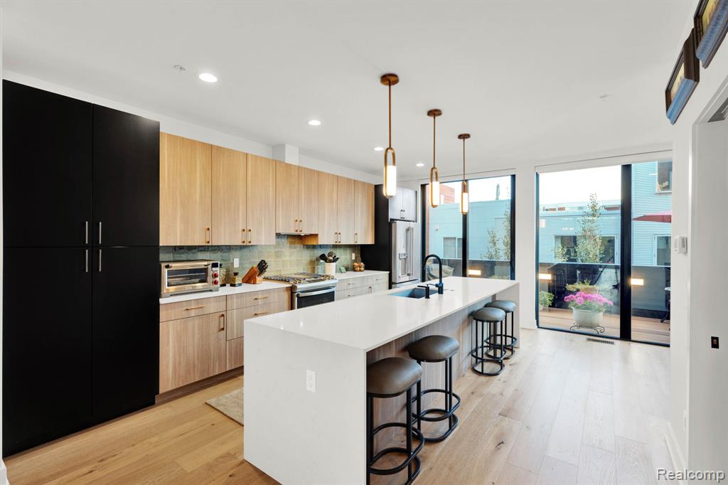 246 Edmund Place, Detroit, MI 48201 — Photo 5
