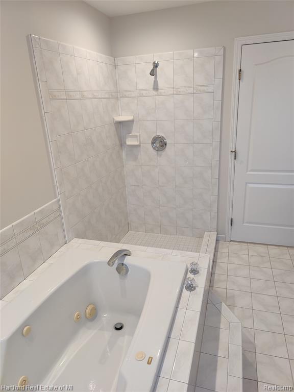 50727 Russell Drive, Macomb, MI 48044 — Photo 22
