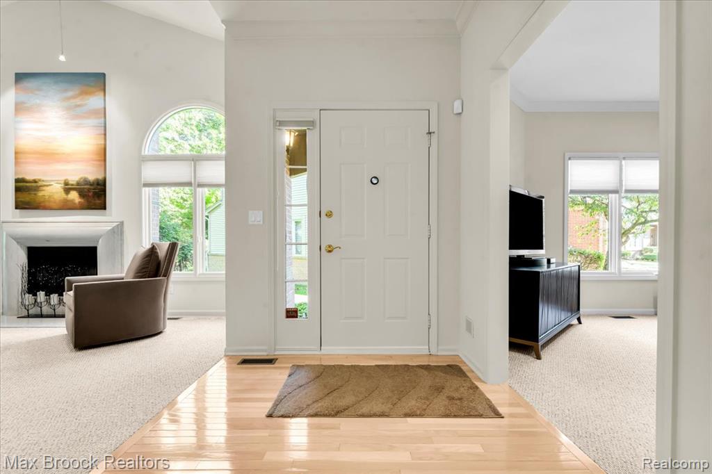 7330 Crackling Creek Circle, 4, West Bloomfield, MI — Photo 5