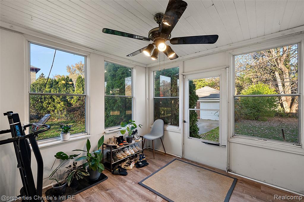 852 Harcourt Road, Grosse Pointe Park, MI 48230 — Photo 42