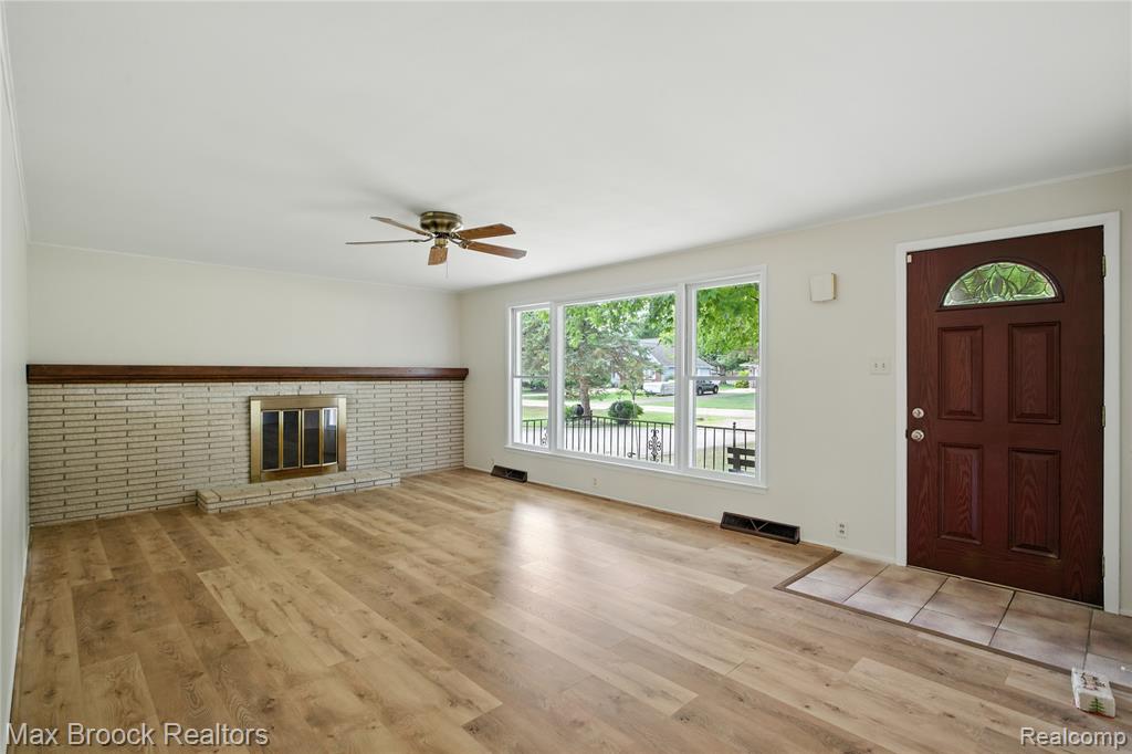 3084 E Hillcrest Drive, Clyde, MI 48049 — Photo 3