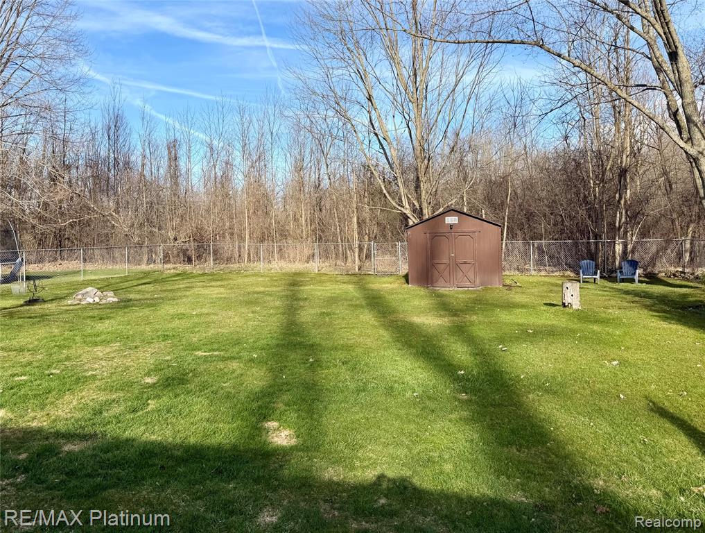 7085 Rivertown Road, Swartz Creek, MI 48473 — Photo 4