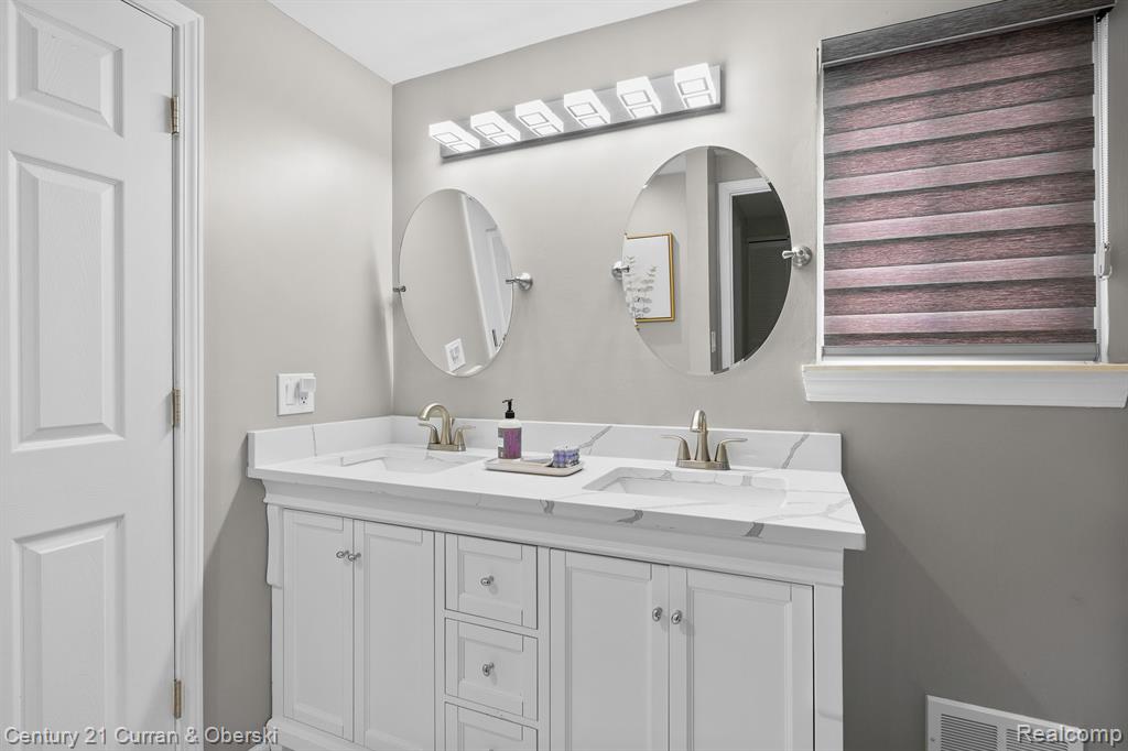 42456 CASTLE, Canton, MI 48188 — Photo 24
