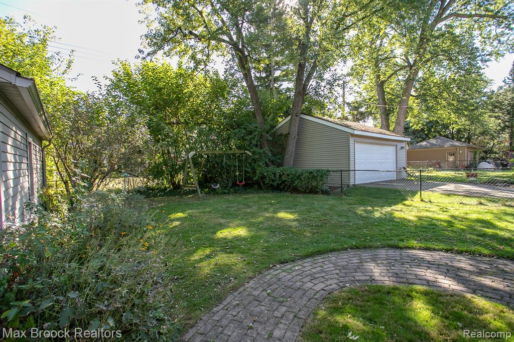 10445 Lincoln Drive, Huntington Woods, MI — Photo 42