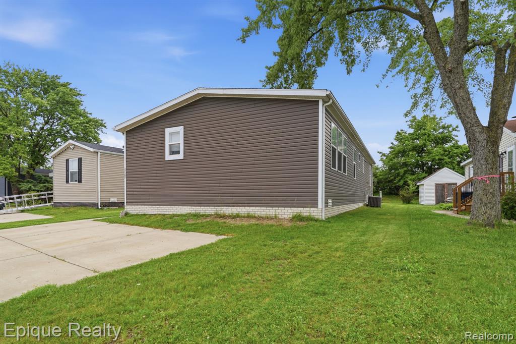 17107 Detroiter, Davisburg, MI 48350 — Photo 3
