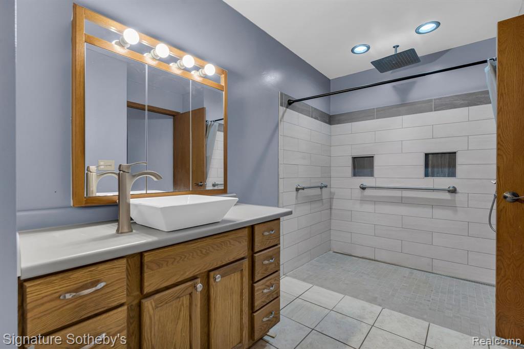 9019 HILLVIEW Lane, Jackson, MI 49201 — Photo 31
